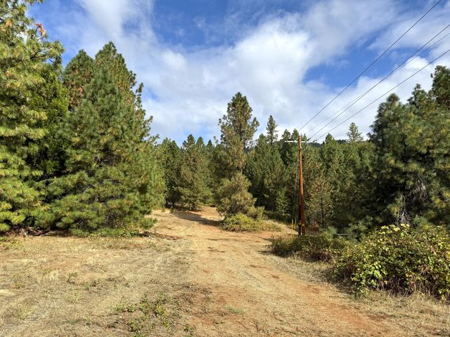 6400 Tunnel Loop Road, Grants Pass, OR 97526