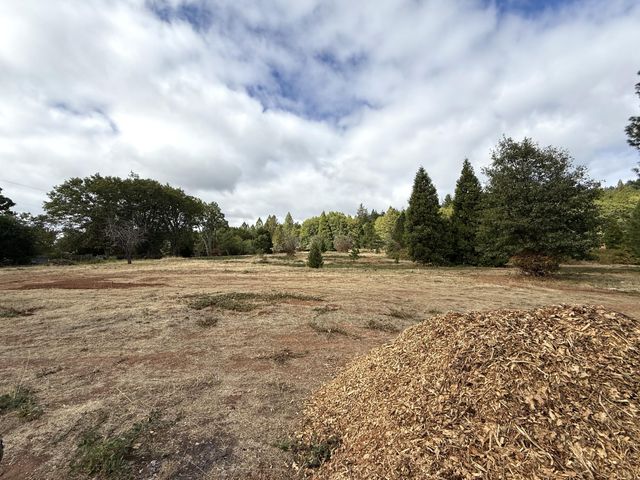6400 Tunnel Loop Road, Grants Pass, OR 97526