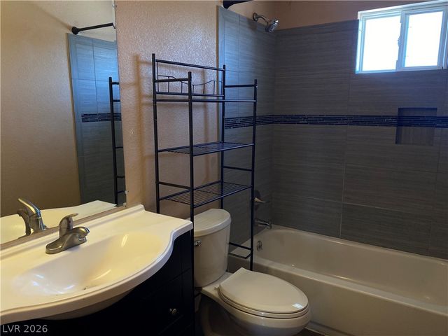 506 McKellar Circle 4, Las Vegas, NV 89119