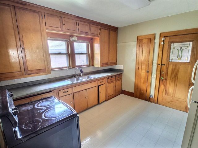 2809 N Sholes AVENUE #2811, Milwaukee, WI 53210