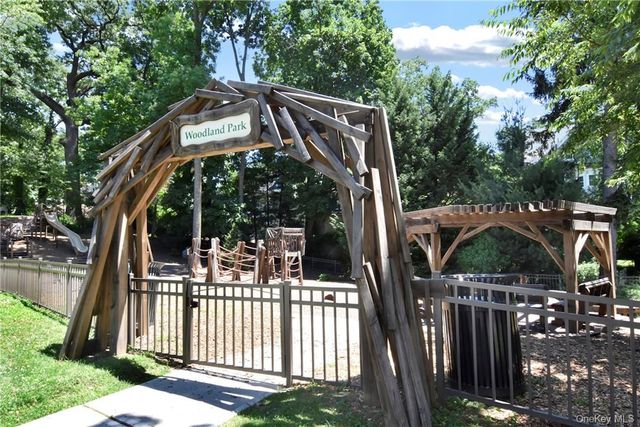 235 Wolfs Lane 1A, Pelham, NY 10803