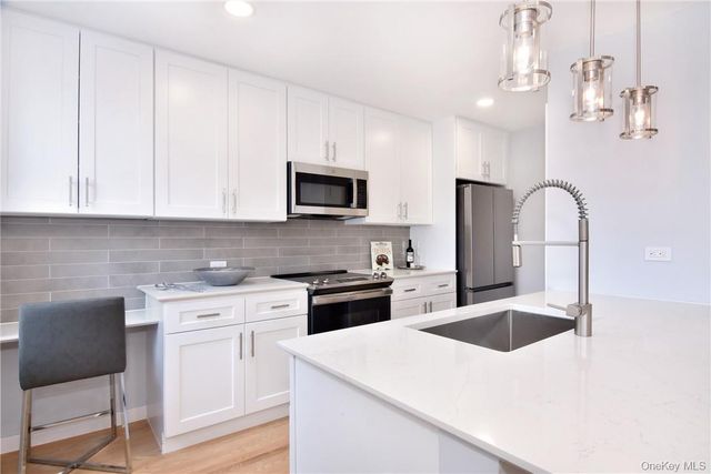 235 Wolfs Lane 1A, Pelham, NY 10803