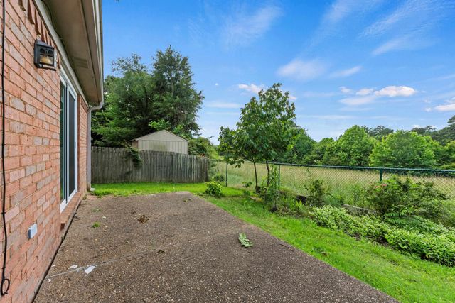 2749 COLONIAL TOWERS DR, Memphis, TN 38016