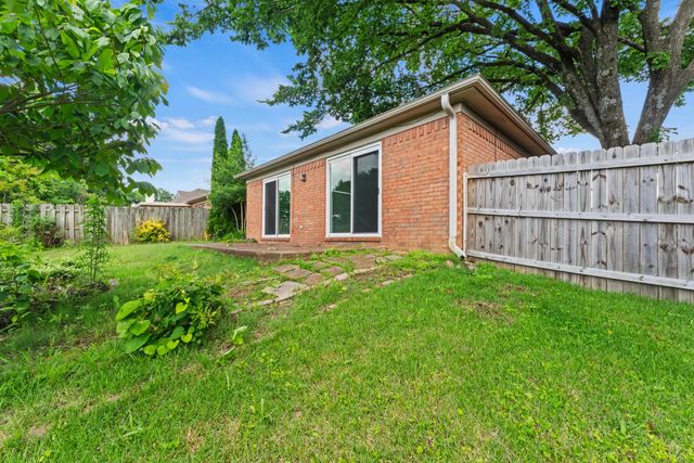 2749 COLONIAL TOWERS DR, Memphis, TN 38016