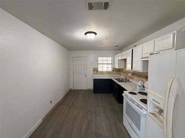 7606 Darnay Drive, Houston, TX 77033