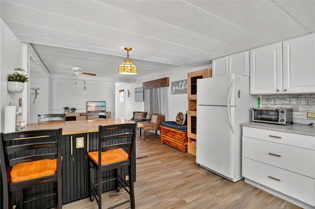 106 PALM DRIVE, Debary, FL 32713