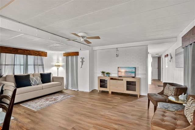 106 PALM DRIVE, Debary, FL 32713