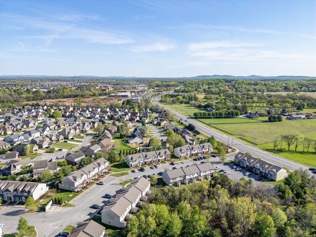 5433 Perlou Ln, Murfreesboro, TN 37128