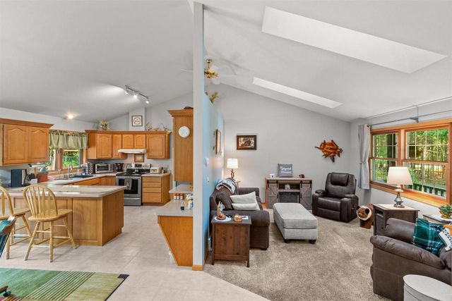 N2040 MAJESTIC PINES CIRCLE, Wautoma, WI 54982