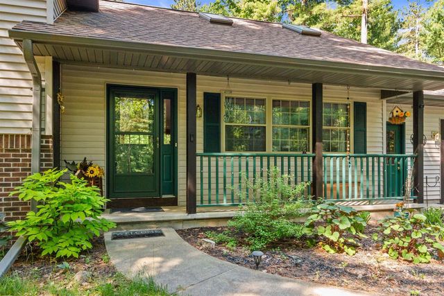 N2040 MAJESTIC PINES CIRCLE, Wautoma, WI 54982