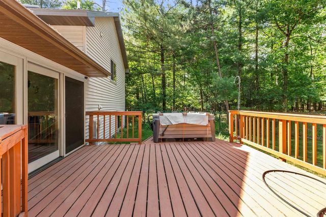 N2040 MAJESTIC PINES CIRCLE, Wautoma, WI 54982