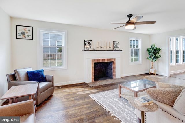 913 SYLVANIA AVE, Fredericksburg, VA 22401