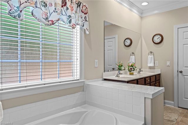 503 Friedberg Village Drive, Winston-salem, NC 27127