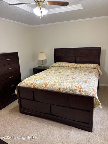 12313 Kingsley Dr, Louisville, KY 40229