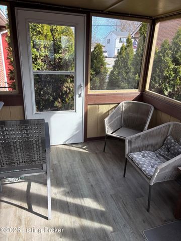 12313 Kingsley Dr, Louisville, KY 40229