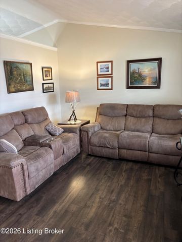 12313 Kingsley Dr, Louisville, KY 40229