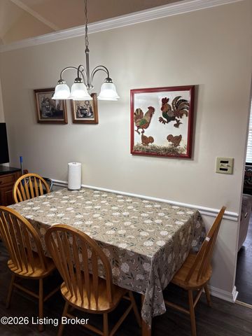 12313 Kingsley Dr, Louisville, KY 40229