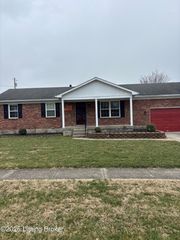12313 Kingsley Dr, Louisville, KY 40229