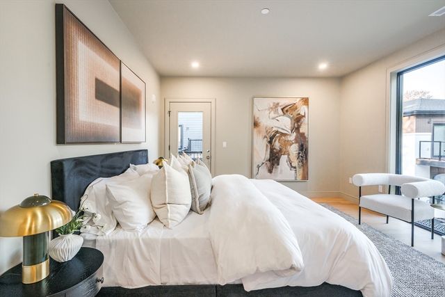 290 Watertown Street 3., Newton, MA 02458