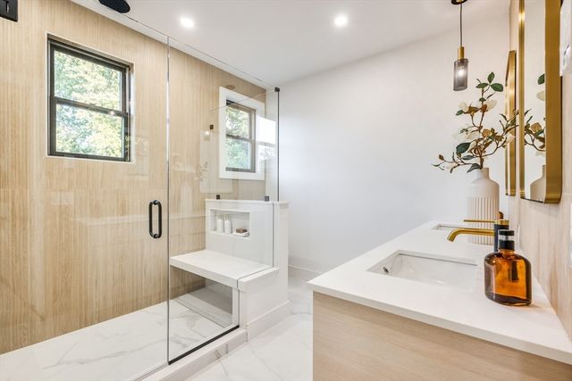 290 Watertown Street 3., Newton, MA 02458