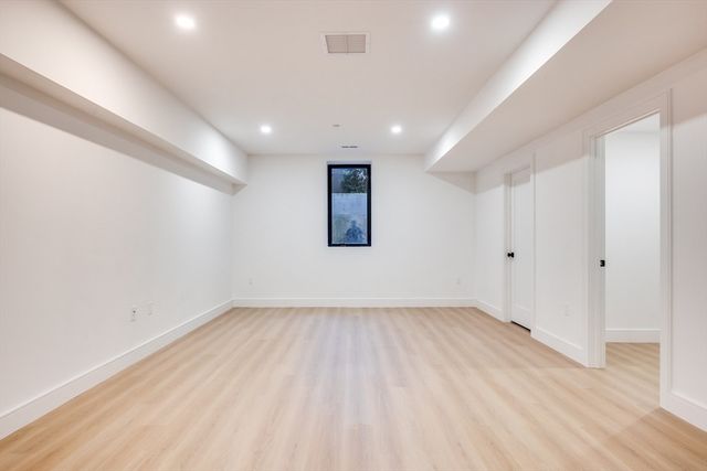 290 Watertown Street 3., Newton, MA 02458