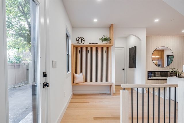 290 Watertown Street 3., Newton, MA 02458