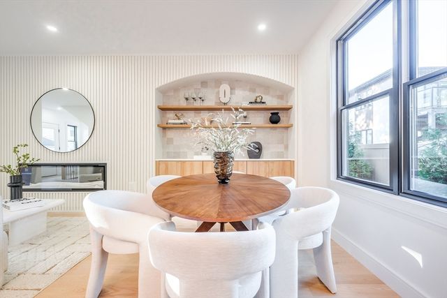 290 Watertown Street 3., Newton, MA 02458