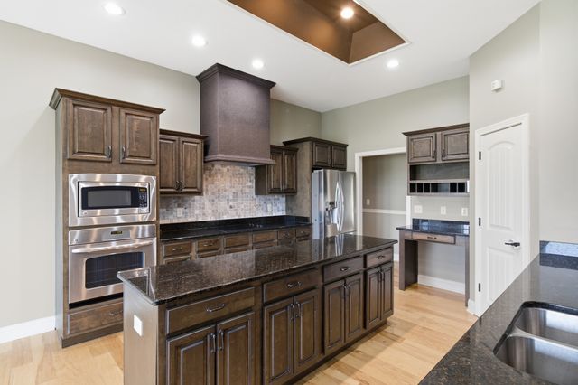 145 Covey Rise Cir, Clarksville, TN 37043