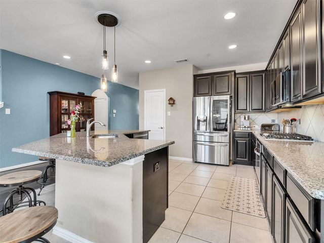 2704 Oxbow Bluff, Pearland, TX 77581