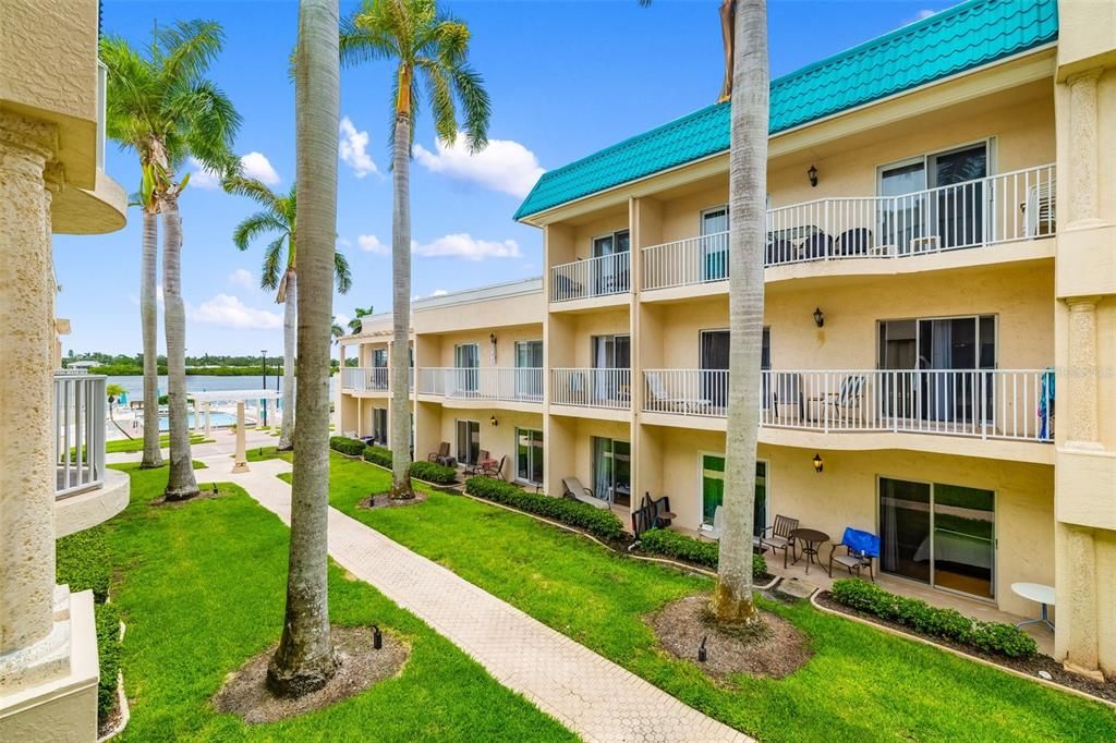 Image 2 of property listing at 5961 MIDNIGHT PASS ROAD 319, Sarasota, FL 34242