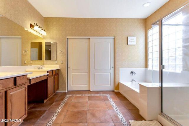 2244 W Spur Drive, Phoenix, AZ 85085