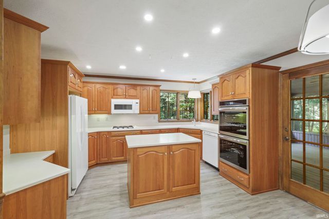 3723 Capilano Drive, West Lafayette, IN 47906