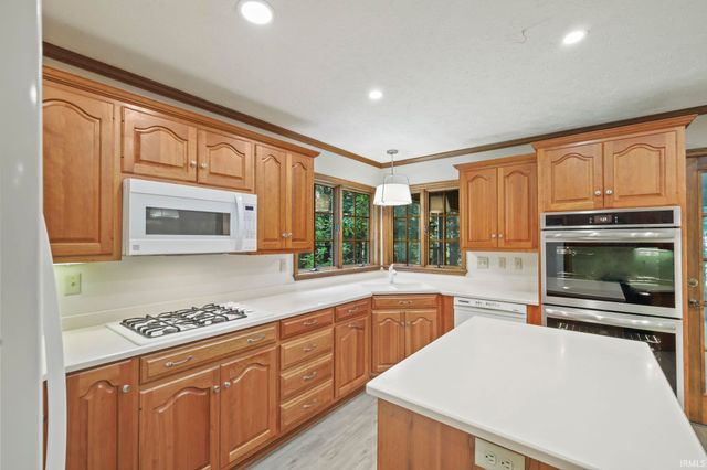 3723 Capilano Drive, West Lafayette, IN 47906