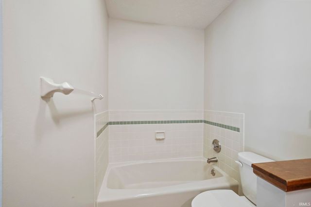 3723 Capilano Drive, West Lafayette, IN 47906
