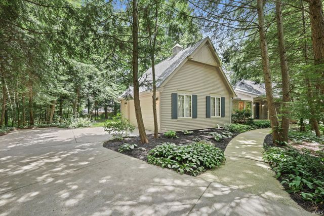 3723 Capilano Drive, West Lafayette, IN 47906
