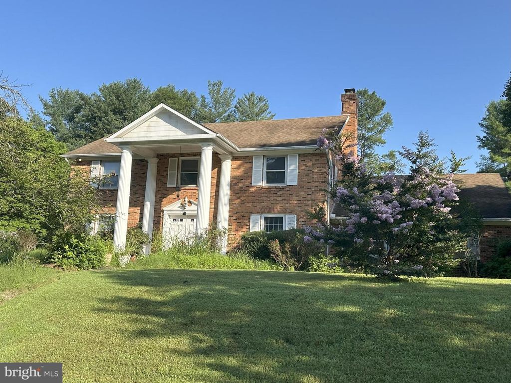 2048 HERMITAGE HILLS DR, Gambrills, MD 21054