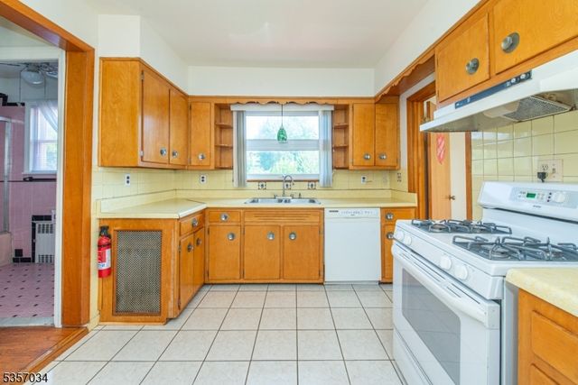 32 Martin Ave, Clifton City, NJ 07012