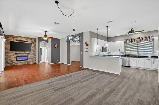 25501 MAUREPAS LANE, Leesburg, FL 34748