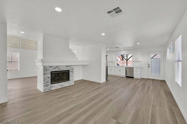 6078 Autumn Rose Way, Las Vegas, NV 89142