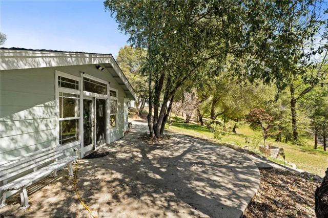 6657 Deer Park, Midpines, CA 95345