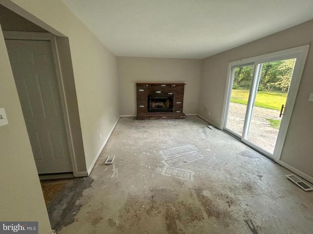 6 HARRELL AVE, Williamstown, NJ 08094