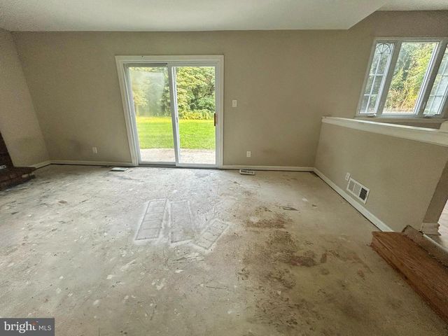 6 HARRELL AVE, Williamstown, NJ 08094