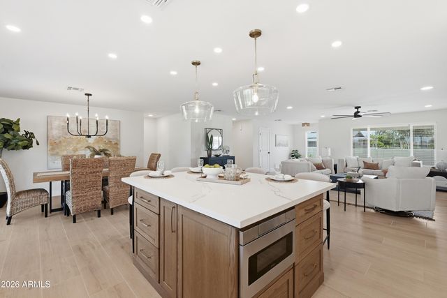 19430 N WILLOWCREEK Circle, Sun City, AZ 85373