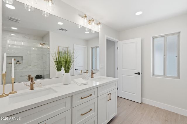 19430 N WILLOWCREEK Circle, Sun City, AZ 85373