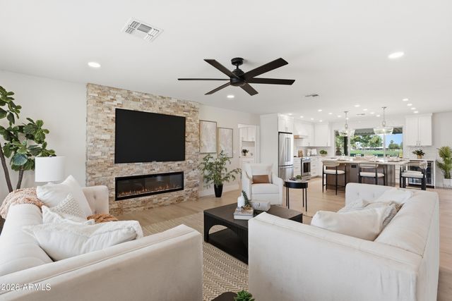 19430 N WILLOWCREEK Circle, Sun City, AZ 85373