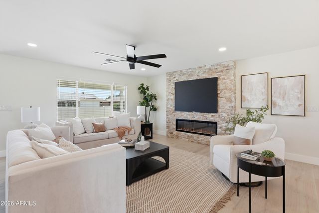 19430 N WILLOWCREEK Circle, Sun City, AZ 85373