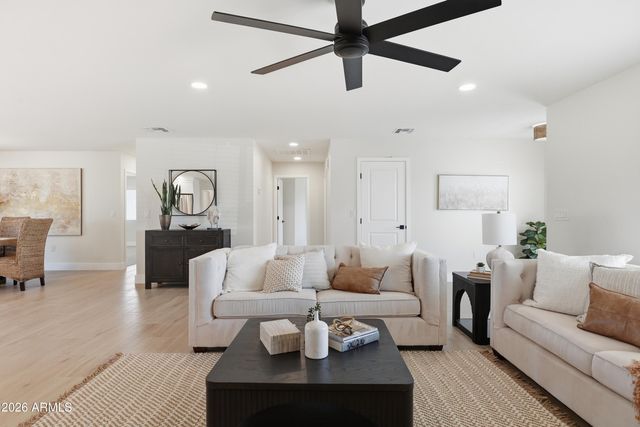 19430 N WILLOWCREEK Circle, Sun City, AZ 85373