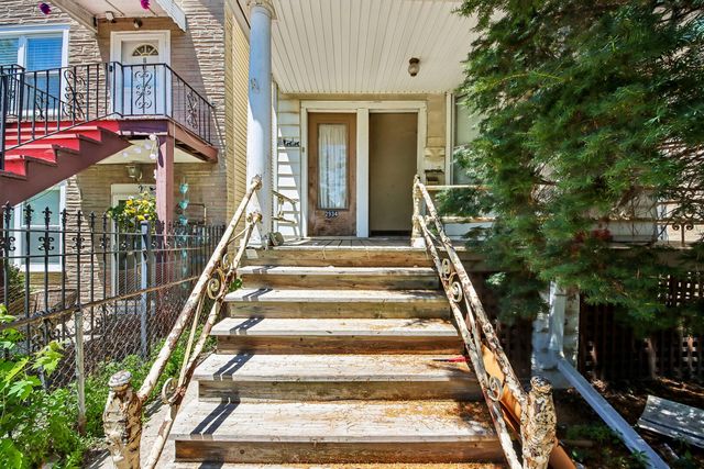 2934 N Gresham Avenue, Chicago, IL 60618
