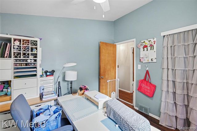 637 Kenyon Drive, Troy, MI 48083