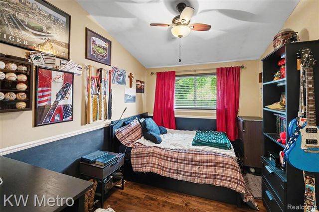 637 Kenyon Drive, Troy, MI 48083